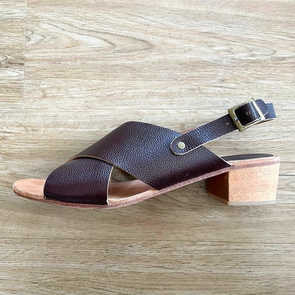 A DÉTACHER | NWOT Leather sandals in maroon - Picture 1 of 4